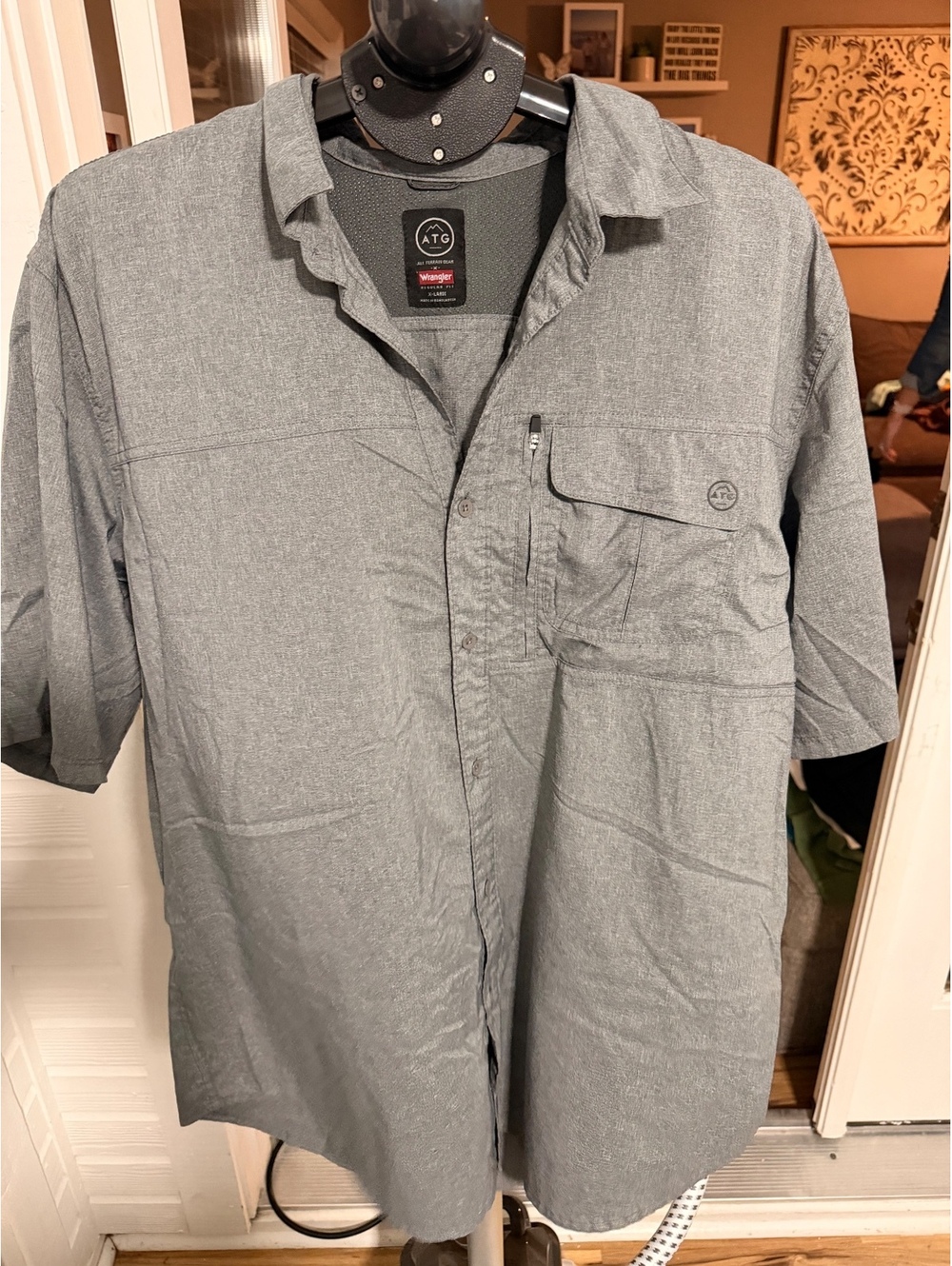 Wrangler ATG gray short sleeve button-up shirt